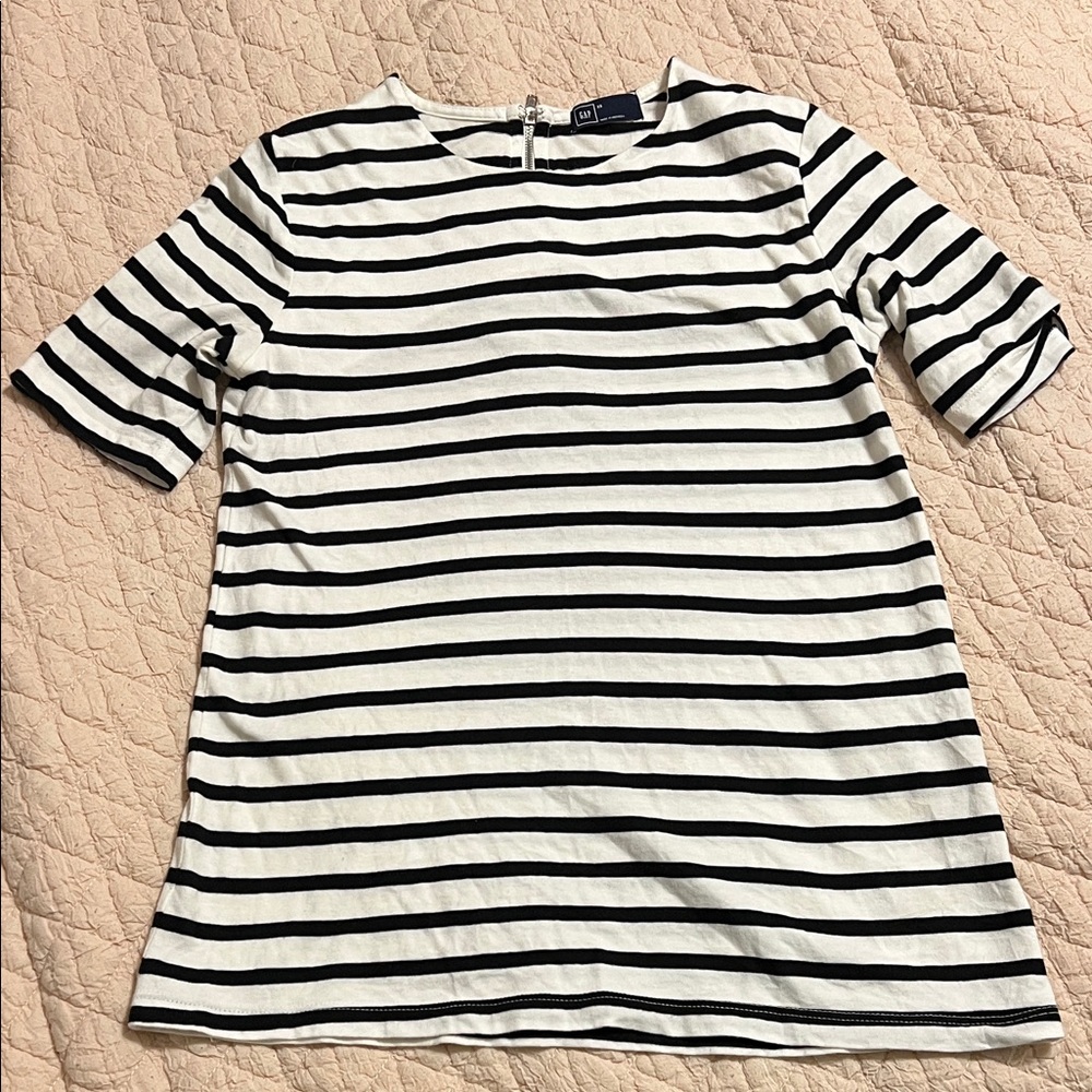 GAP Black and White Striped Short Sleeve Tee